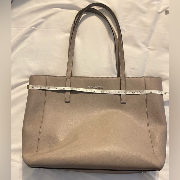 Michael Kors Rivington Tote - Picture 13 of 16